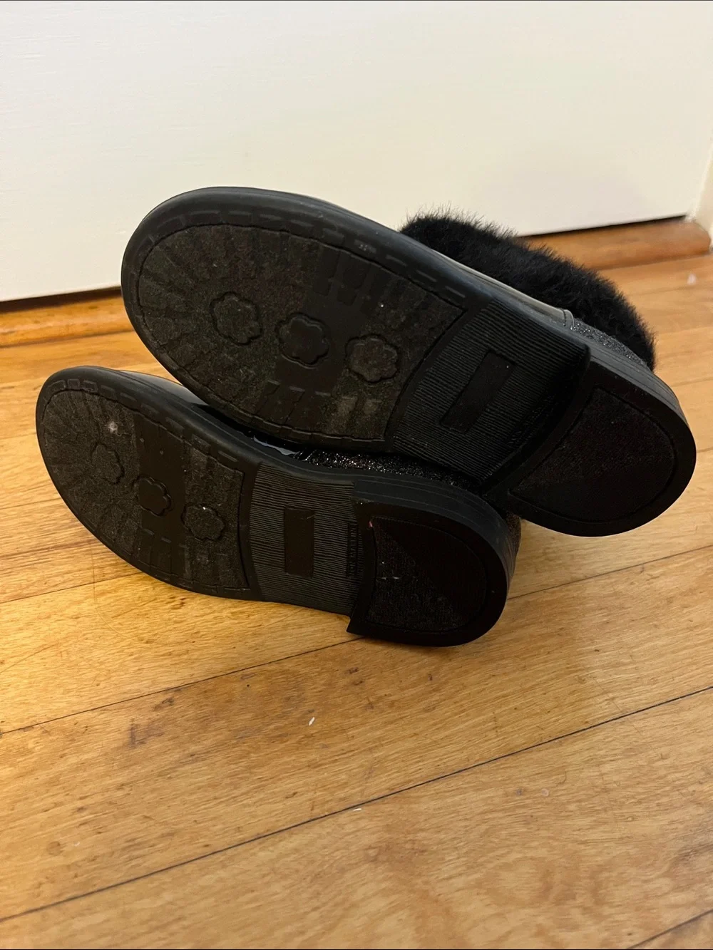 Gymboree 9 Toddler Black Glossy Ankle Boots with Faux Fur Cuff